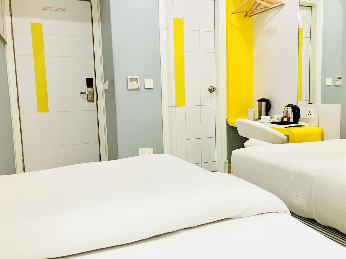 Hotel City Empire New Delhi Railway Station Exteriör bild